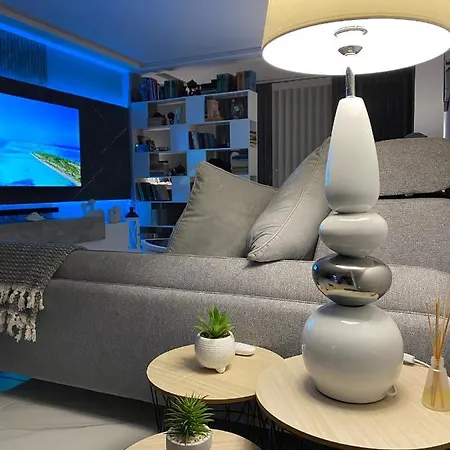Apart72 - Modern And Cosy Apartment