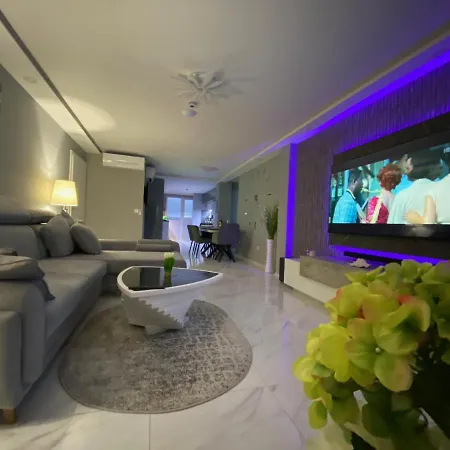 Apartment Apart72 - Modern And Cosy